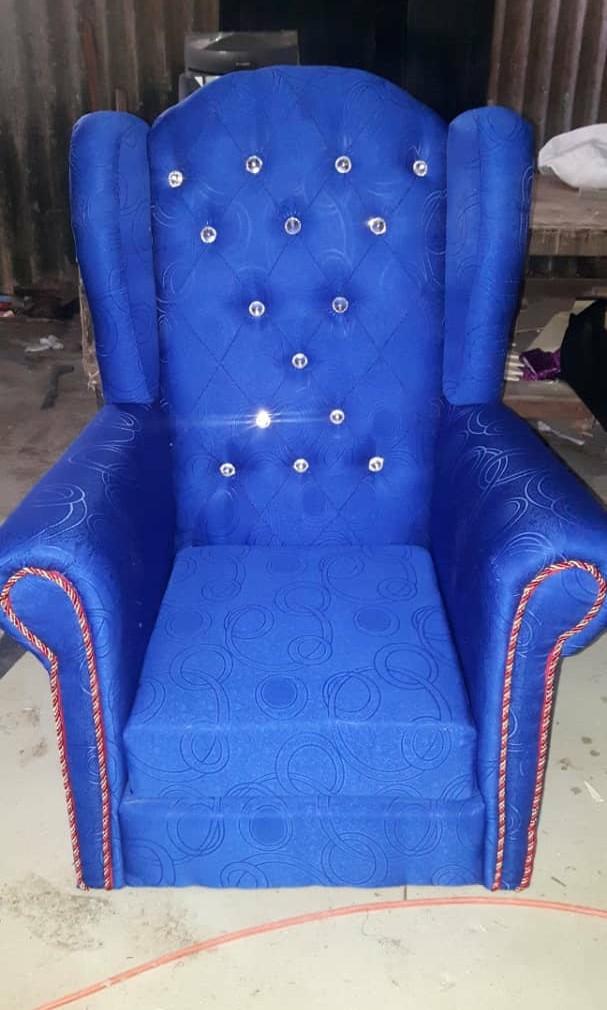 WING CHAIR DIAMOND BIG SIZE VERSION 1, Furniture & Home Living