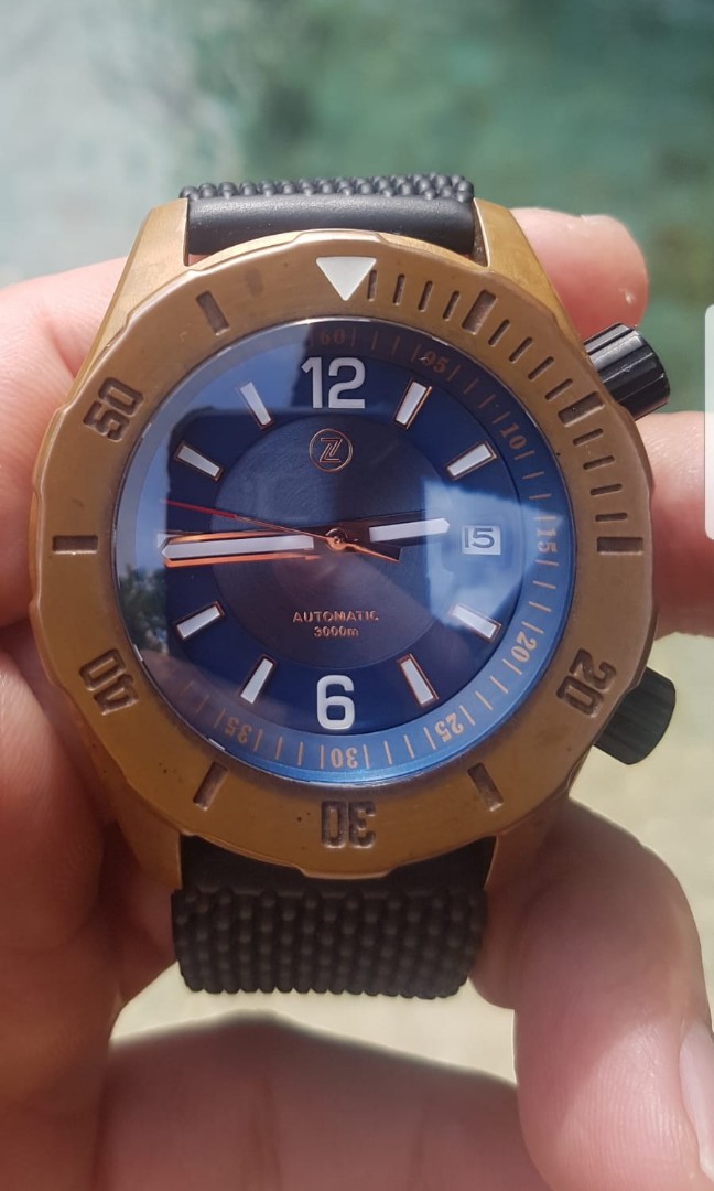 Zelos Abyss, Men's Fashion, Activewear on Carousell