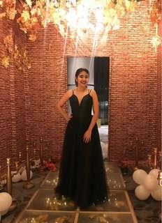 FORMAL LONG BLACK GOWN