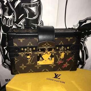 LV PETITE MALLE 硬殼包