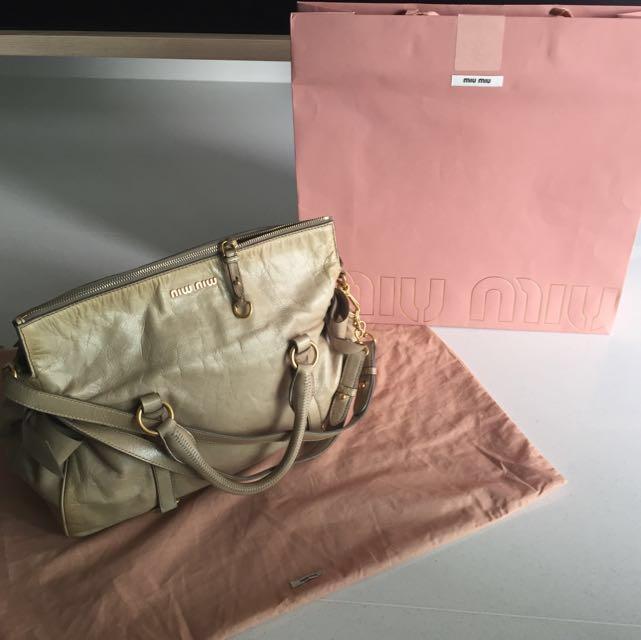 Authentic Miu Miu Vitello Lux Large Bow Bag, Luxury, Bags & Wallets on  Carousell