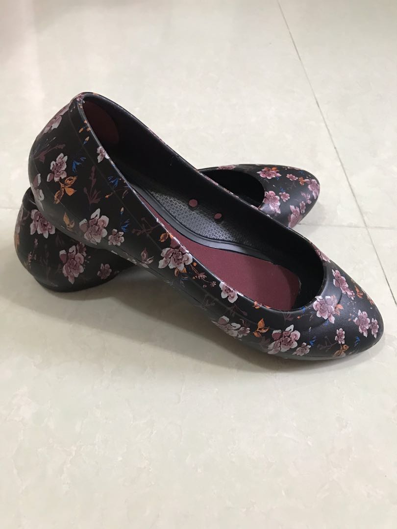 crocs comfort iconic
