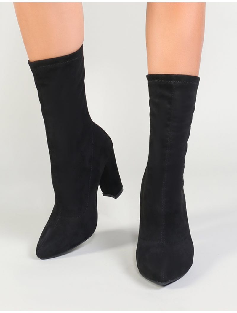 FOREVER21 SOCK FIT ANKLE BOOTS IN BLACK 
