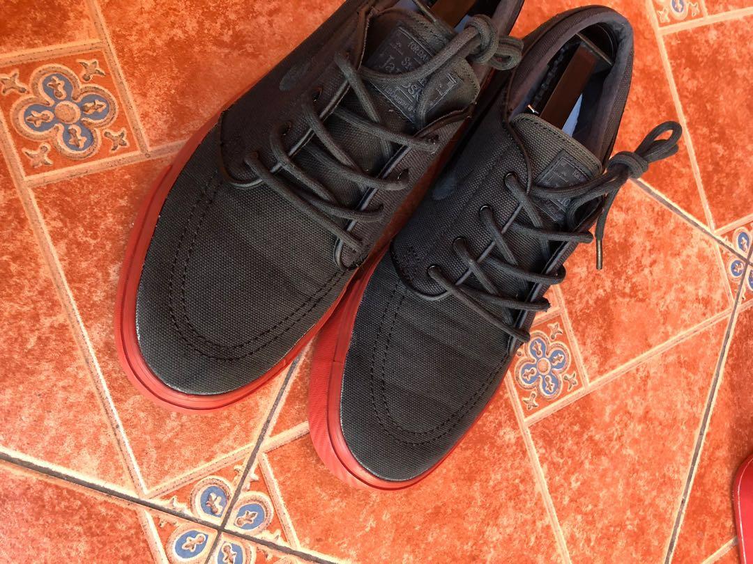 Janoski terracotta shop
