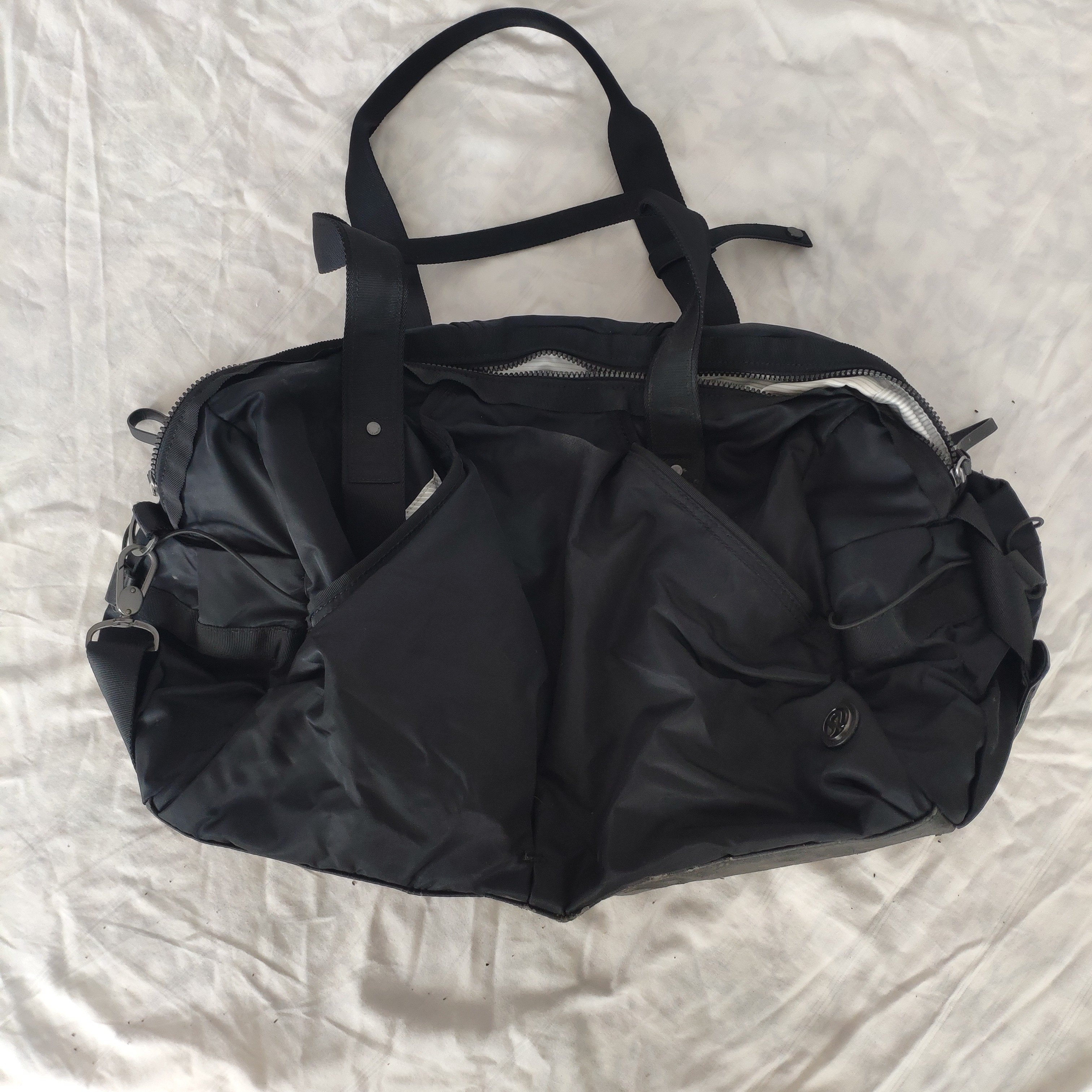 Lululemon duffle outlet bag womens
