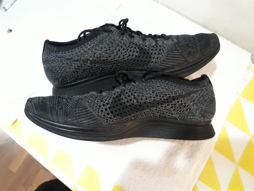 nike flyknit racer triple black