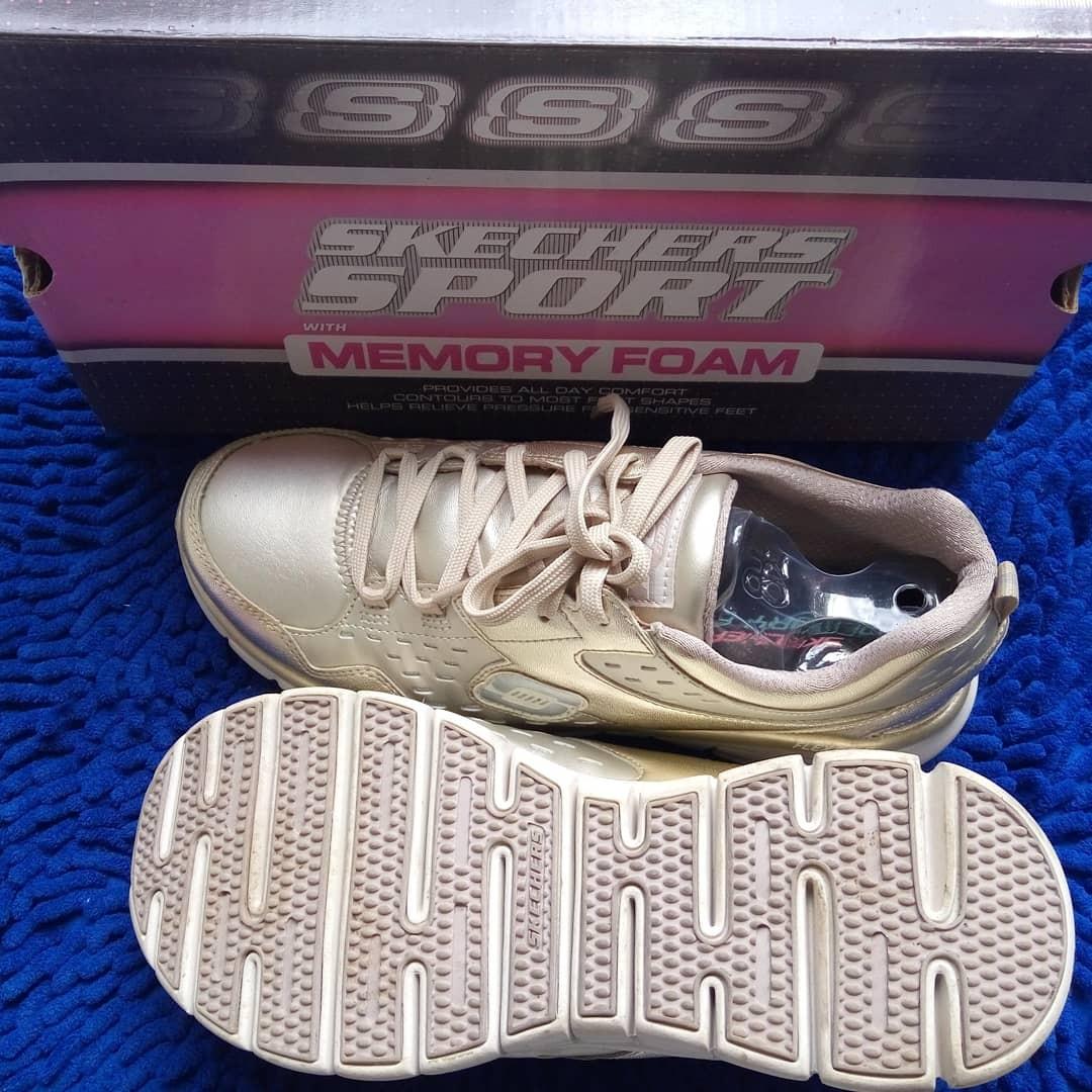 skechers sport gold