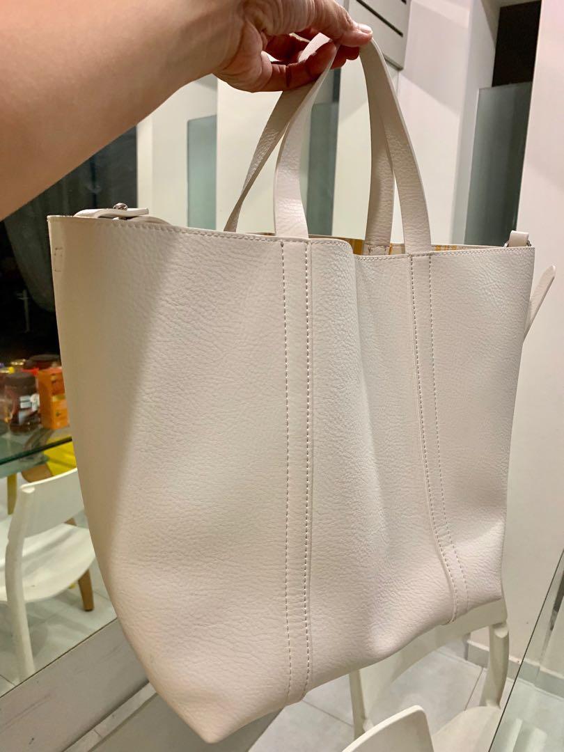 Zara White Handbag Reversible Women s Fashion Bags Wallets Shoulder Bags on Carousell