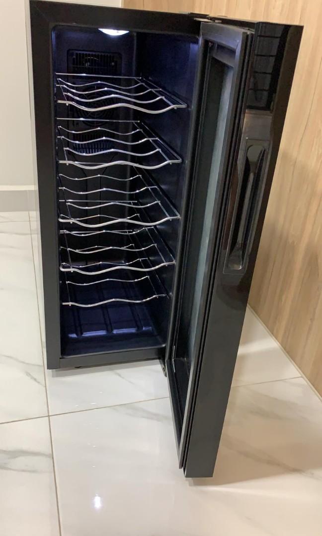 Aerogaz Wine chiller, TV & Home Appliances, Kitchen Appliances, Wine