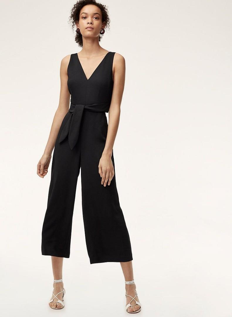 Aritzia Wilfred Ecoulement V Jumpsuit in black, size 0, Women's Fashion,  Clothes on Carousell