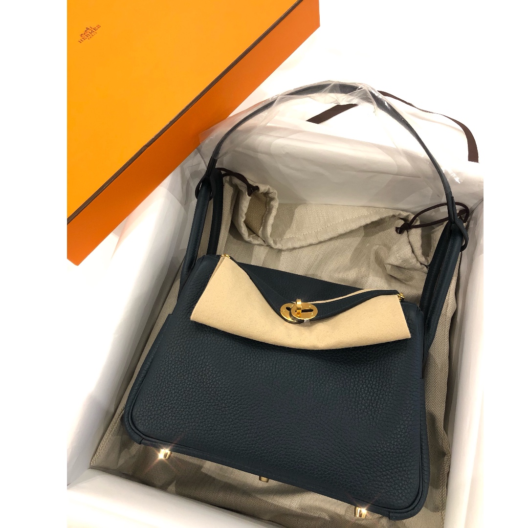 HERMES Taurillon Clemence Mini Lindy 20 Vert Cypress 881634