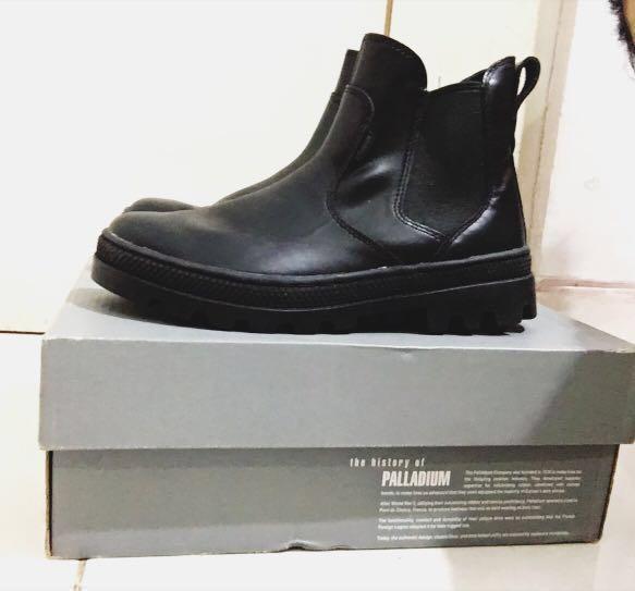 palladium chelsea boots