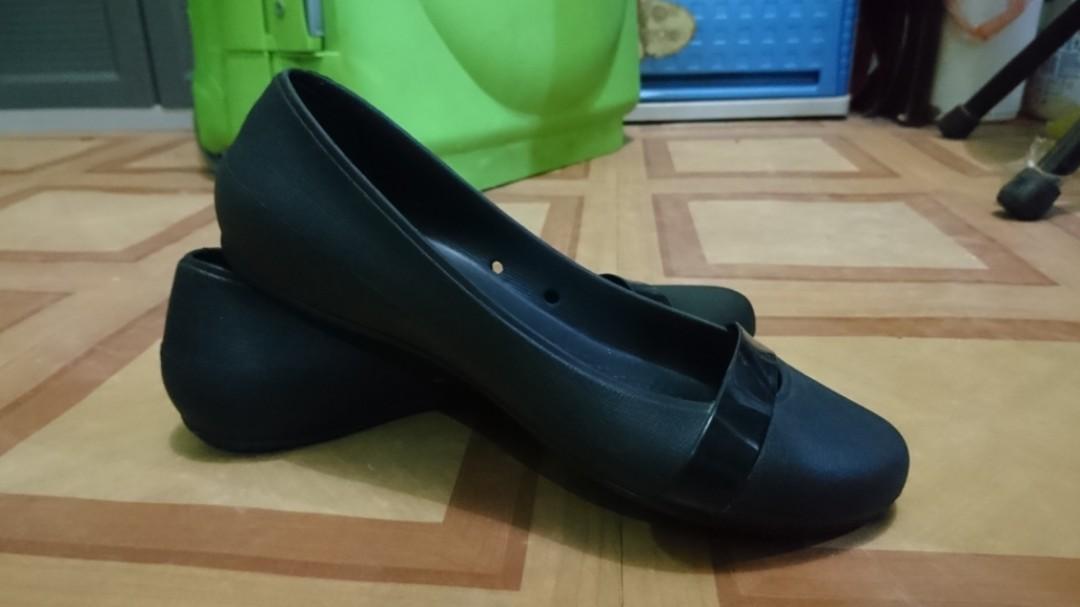 Crocs School/Office Shoes Black, Women 
