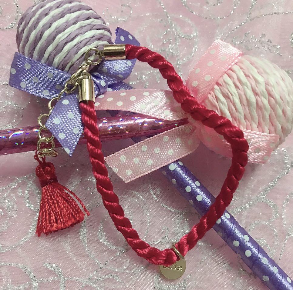 estee lauder bracelet