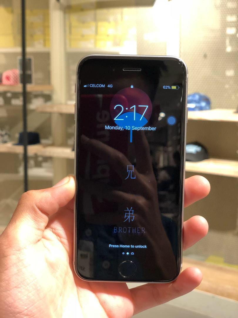 Iphone (Category: iPhone 6 Series) located in Ampang. Submitted by affanxlee (Listing ID 210348818, Image 3). Description: All function ! Memang cun dalaman . Luaran ada bintik bintik dekat belah belakang . Tapi ada apa apa effect pun . Swap yang boleh plus saya rm280 . Memang urgent nak bayar bill telefon . . Call only ! .