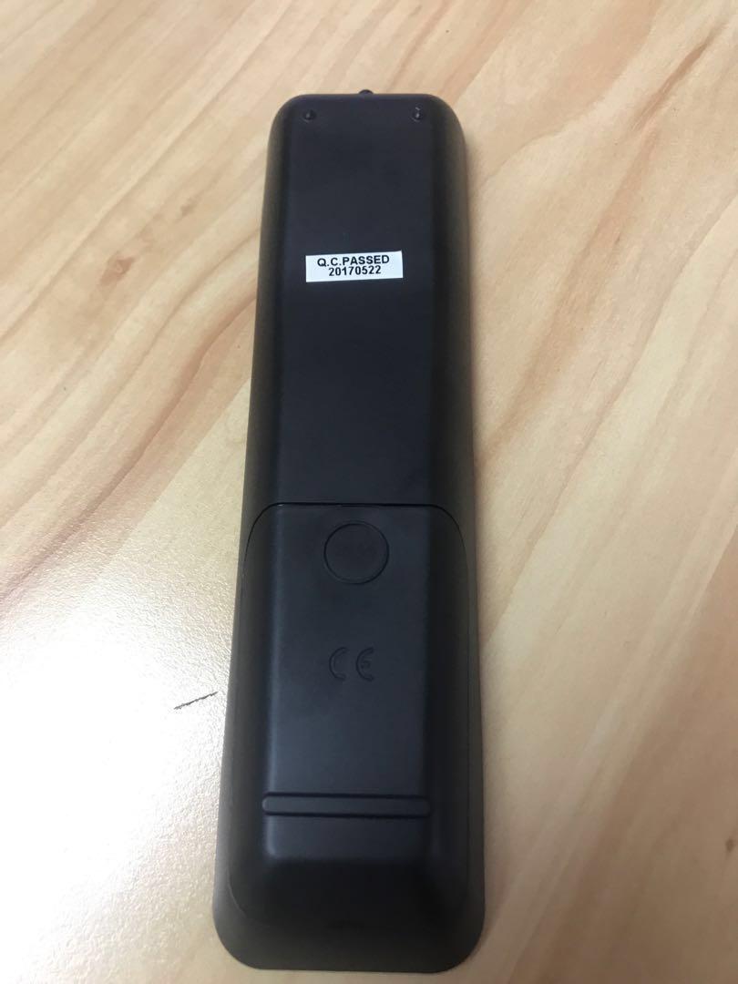 Learning remote control (Category: TV Parts & Accessories) located in Petaling Jaya. Submitted by dhoon82 (Listing ID 195037213, Image 2). Description: 21 keys leaking remote control Suitable for TV, Setop, Audio except for Aircon Easy to learn Required original remote to pair.