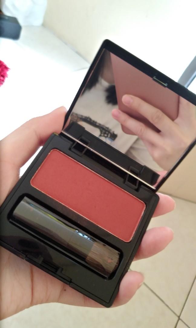makeover blush on