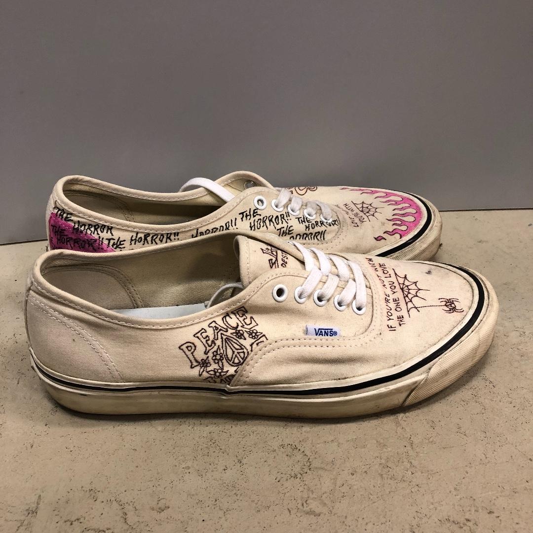 vans authentic white