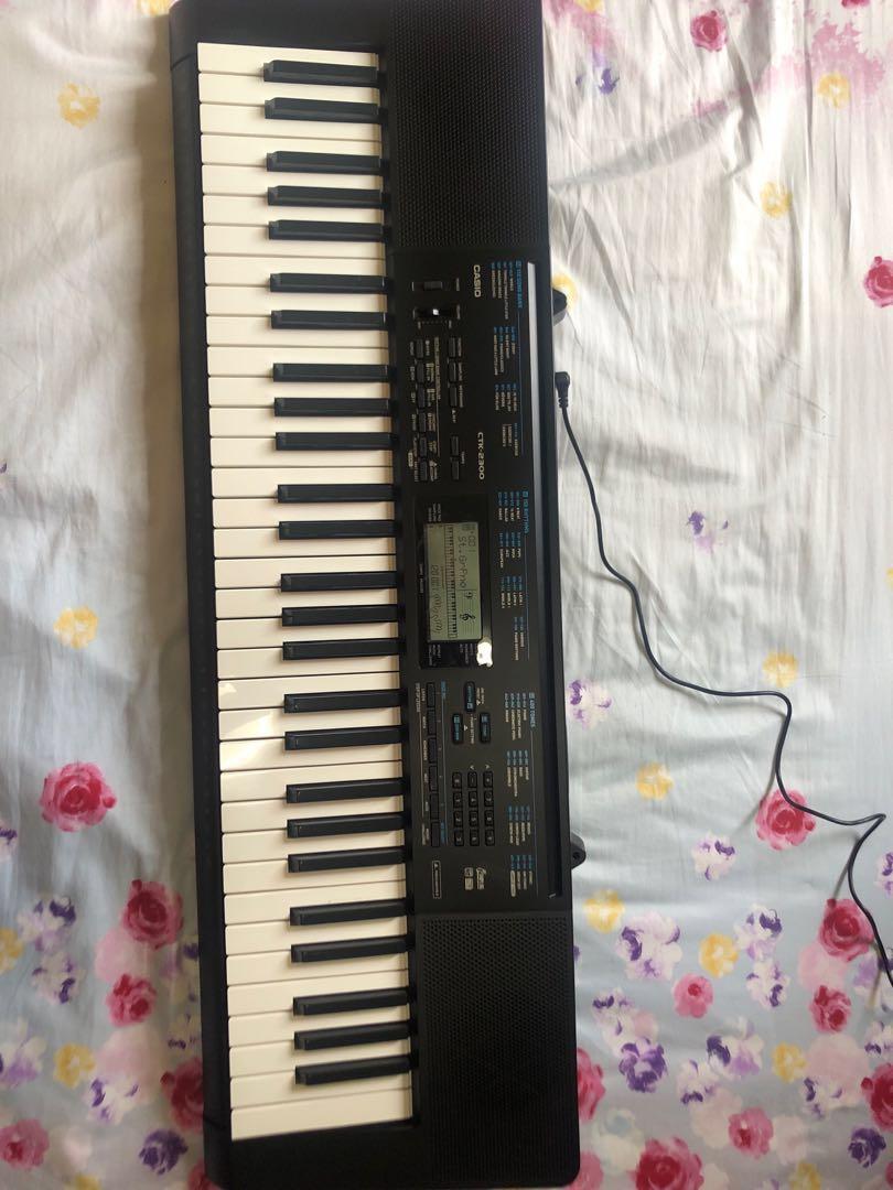 Selling preowned Electronic Keyboard. Casio CTK2300, Hobbies & Toys