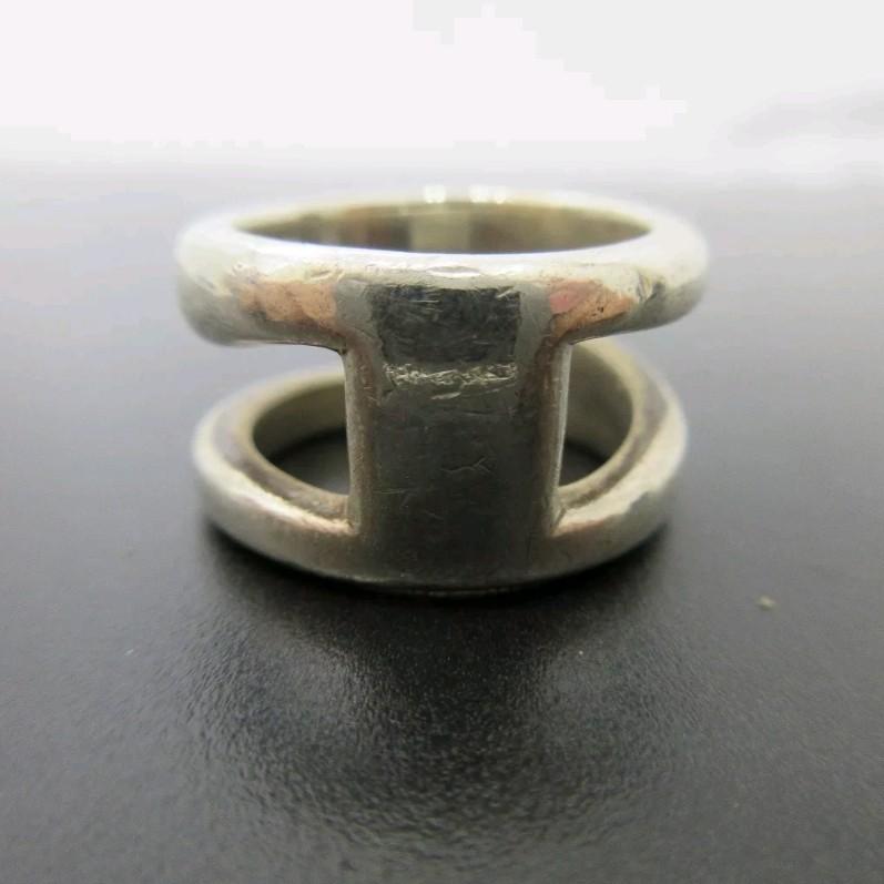 Authentic TIFFANY AND CO. Knot Wide Ring (92.5 Sterling Silver) (Category: Luxury Accessories) located in Quezon City. Submitted by vintagevuitton (Listing ID 210334606, Image 3). Description: 8.79 grams Size: US4-4.5 JP7 / EU47 USED and in VERY GOOD CONDITION! Inclusions: None You are PURCHASING a Pre-Loved item as described, ASK questions before buying. NO RETURN, NO EXCHANGE!.