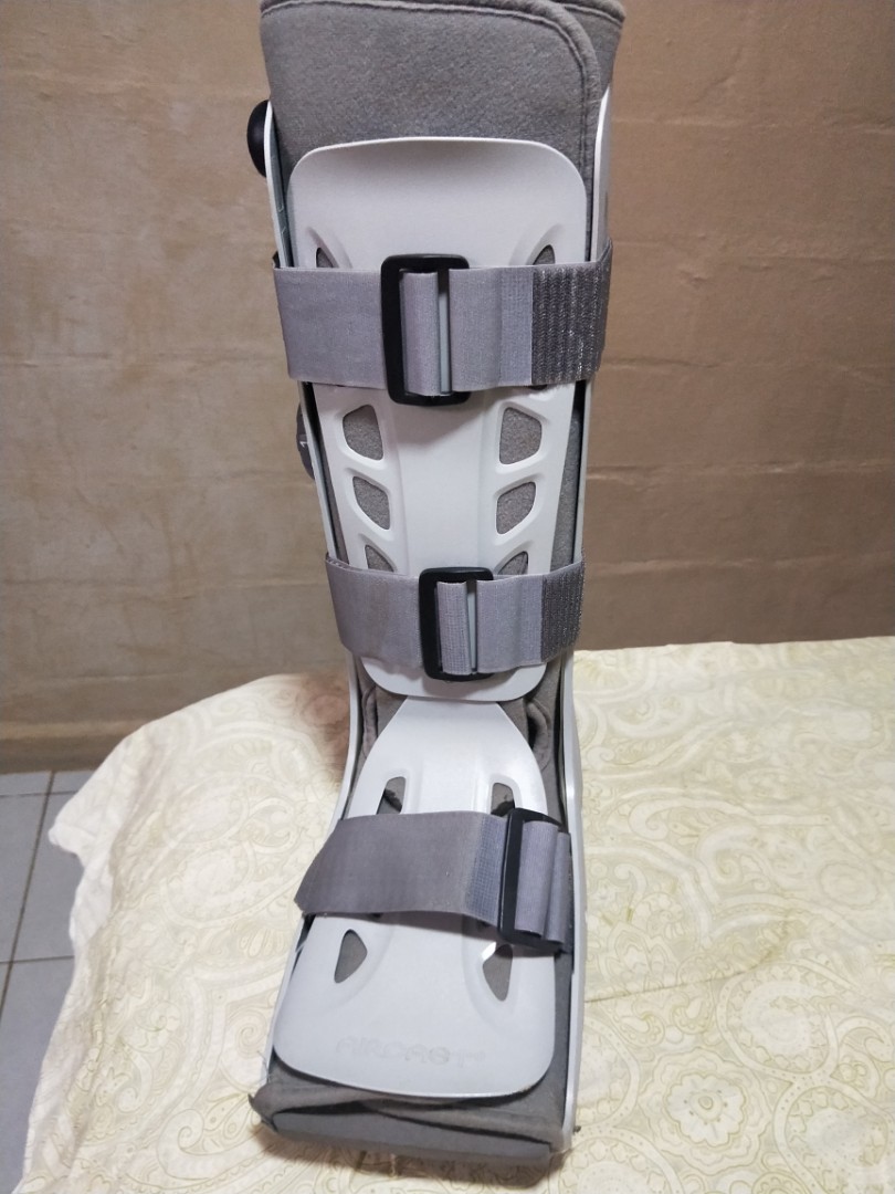 Aircast AirSelect Standard Walker Boot, Health & Nutrition, Assistive