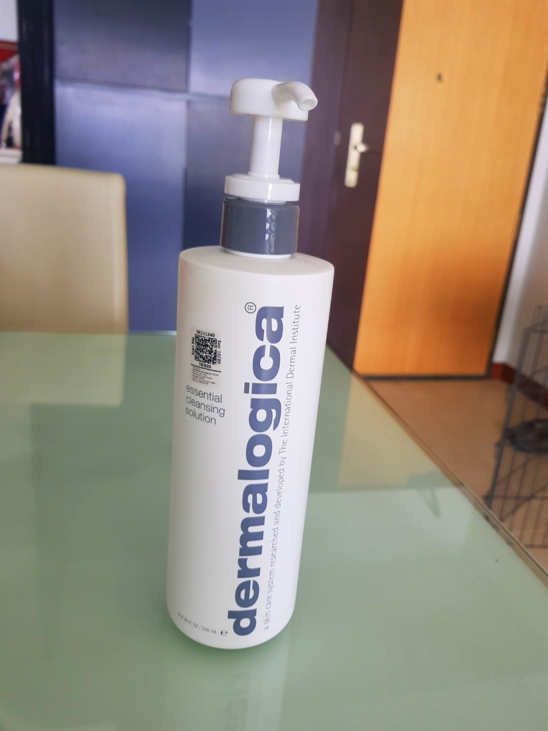 essential cleansing solution