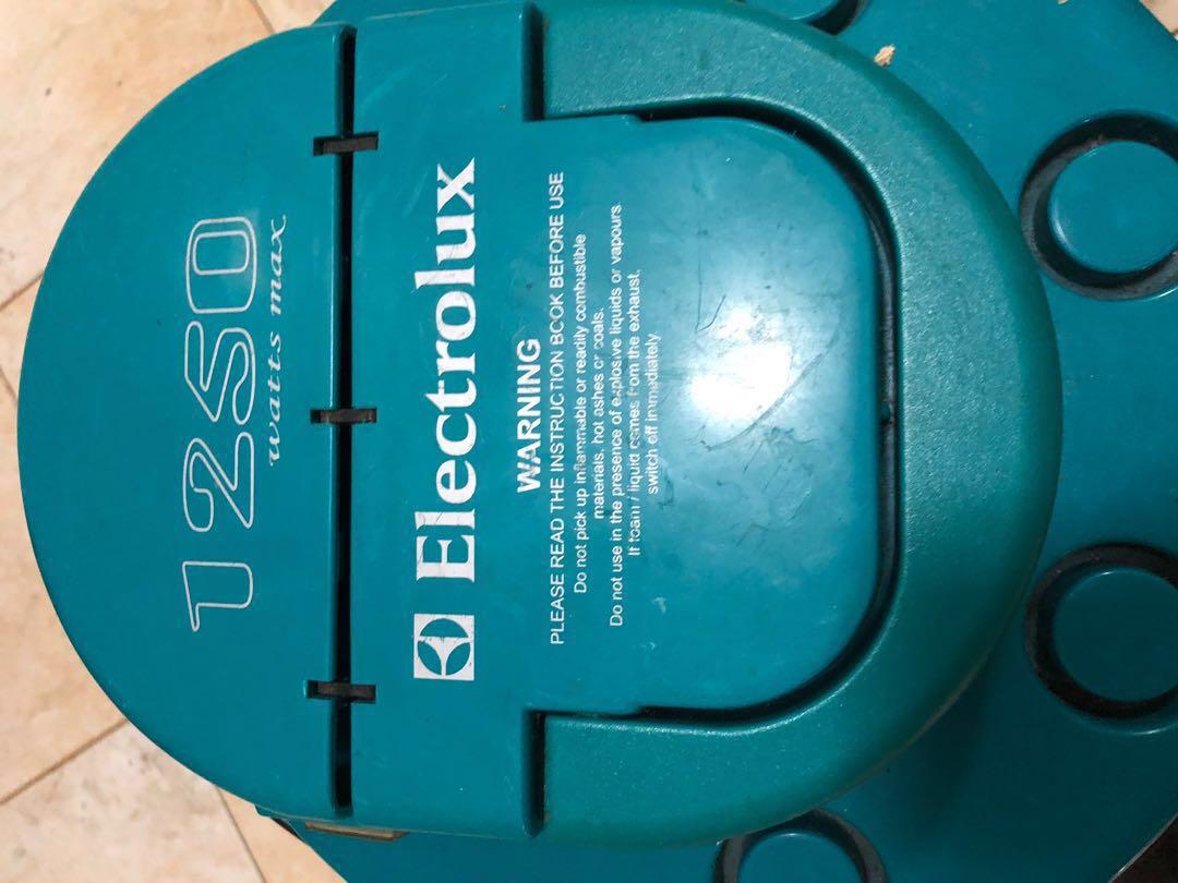 Electrolux wet and dry vacuum cleaner, TV & Home Appliances, Vacuum