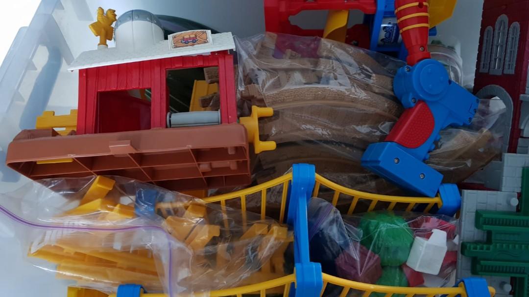 High Chimes Clock Tower Fisher Price Geotrax Rail Road System Trains Train Sets Toys Games Afsaana Com