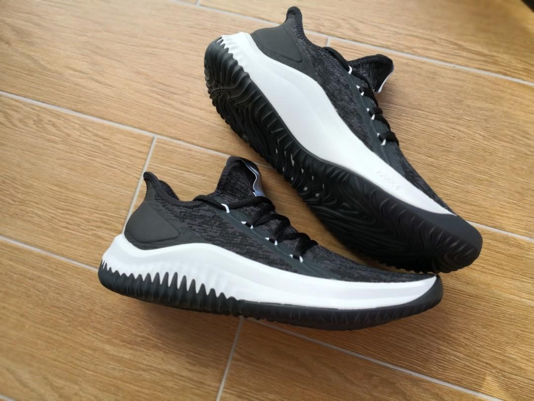 In Stock Adidas Lillard Dame D.O.L.L.A Basketball Shoes Men s