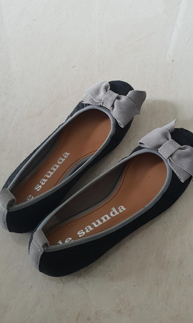 Le saunda shoes price 2025