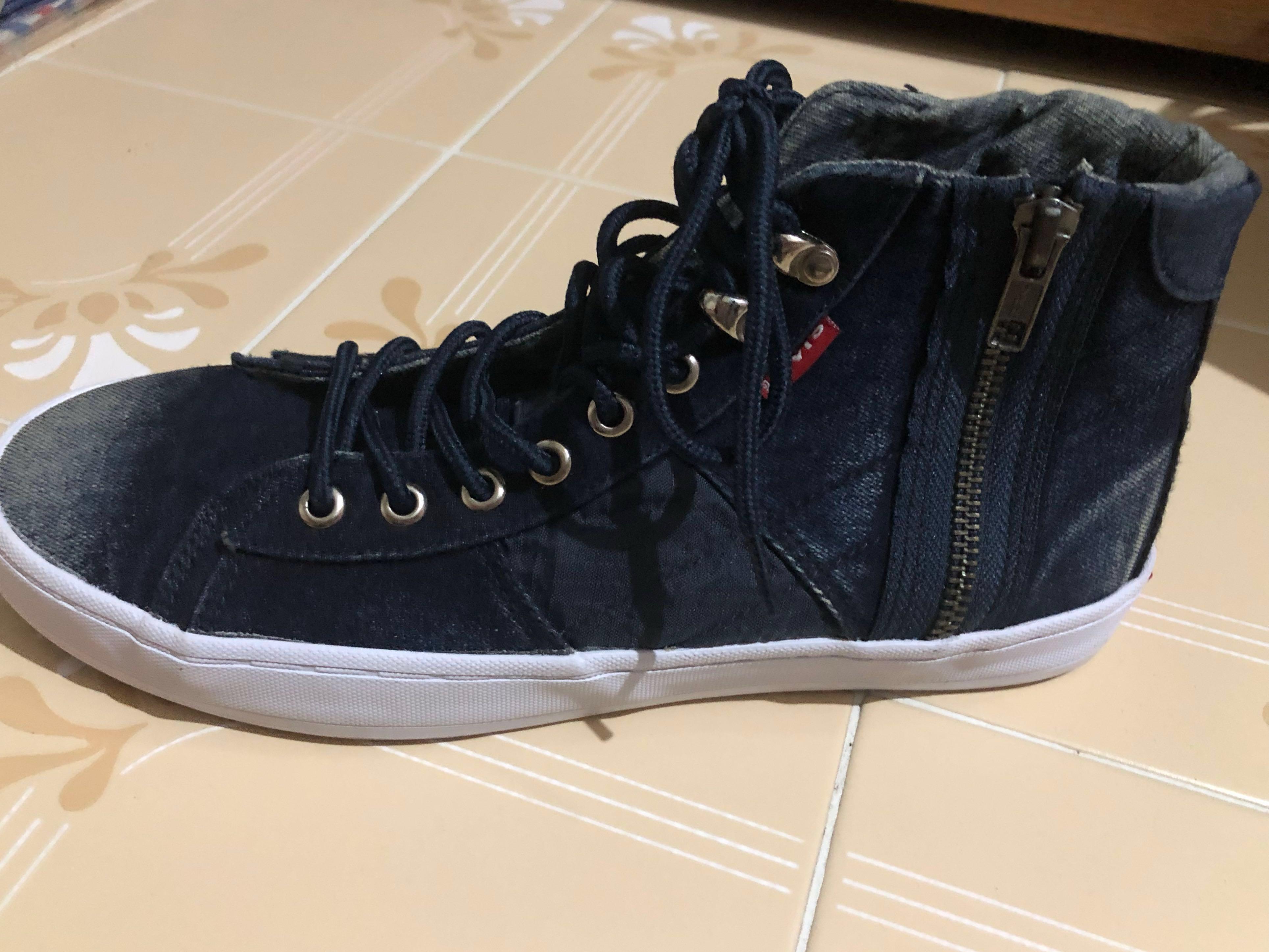 levis ladies sneakers