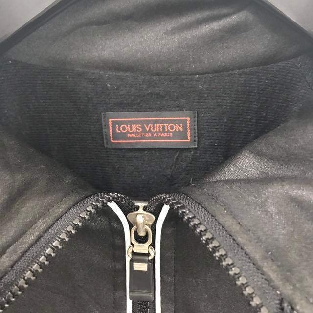 Sac à dos avenue sling en cuir Louis Vuitton Noir en Cuir  25091268