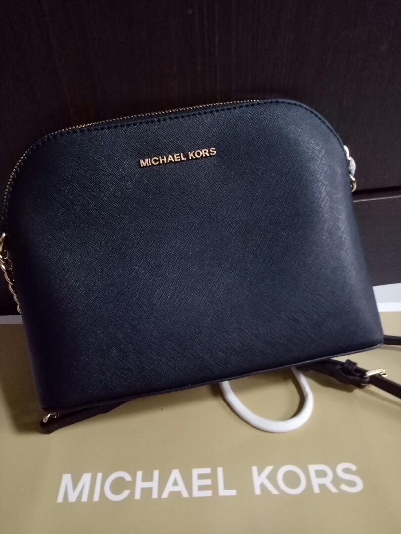 mk hand wallet