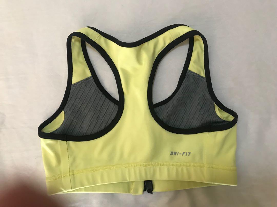 Nike Sports Bra XS (Category: Activewear) located in Makati City. Submitted by dadomz (Listing ID 210574043, Image 2). Description: Used once.