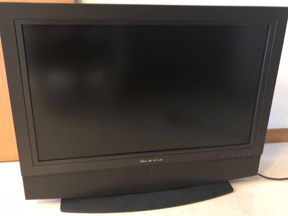 Olevia 32 inch LCD TV Great Condition, TV & Home Appliances, TV