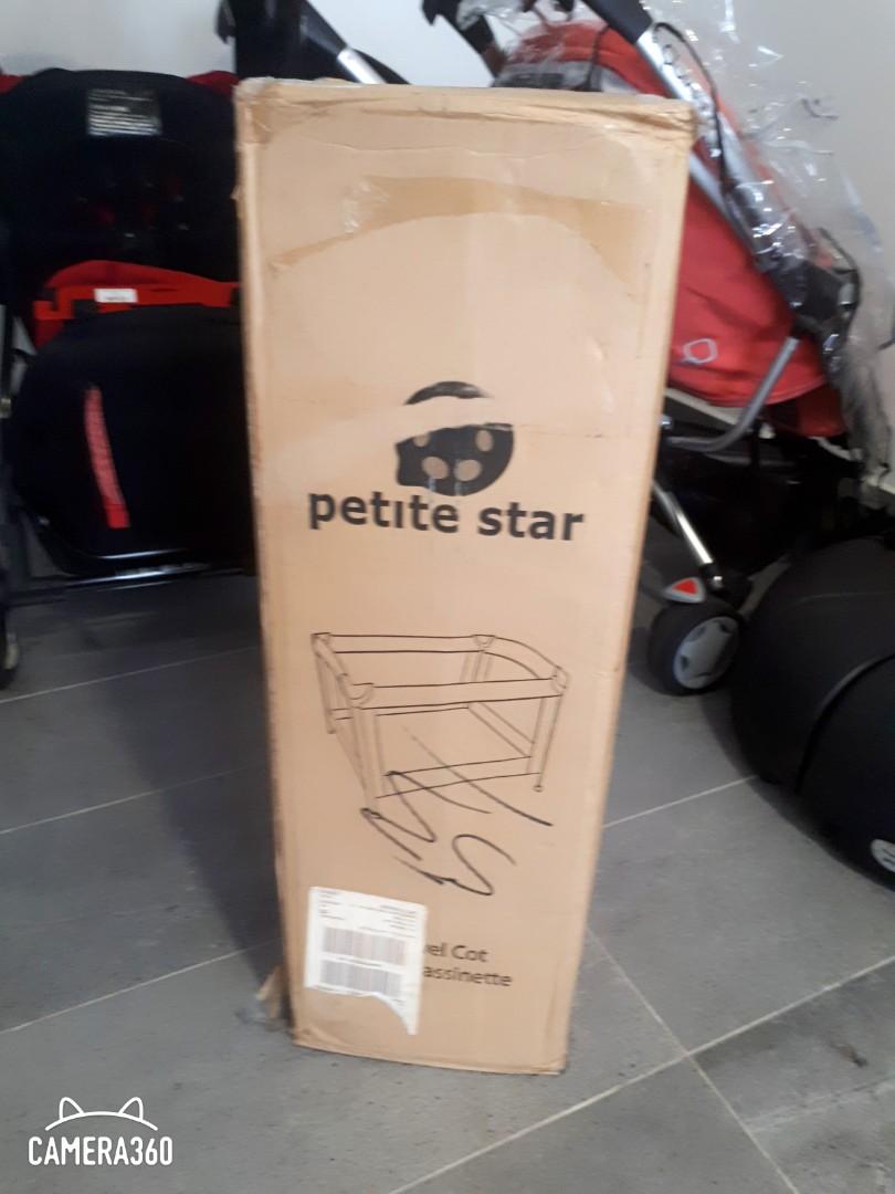 Petite sale travel cot
