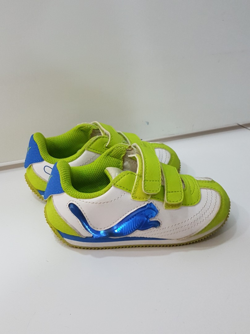 boys light up sandals