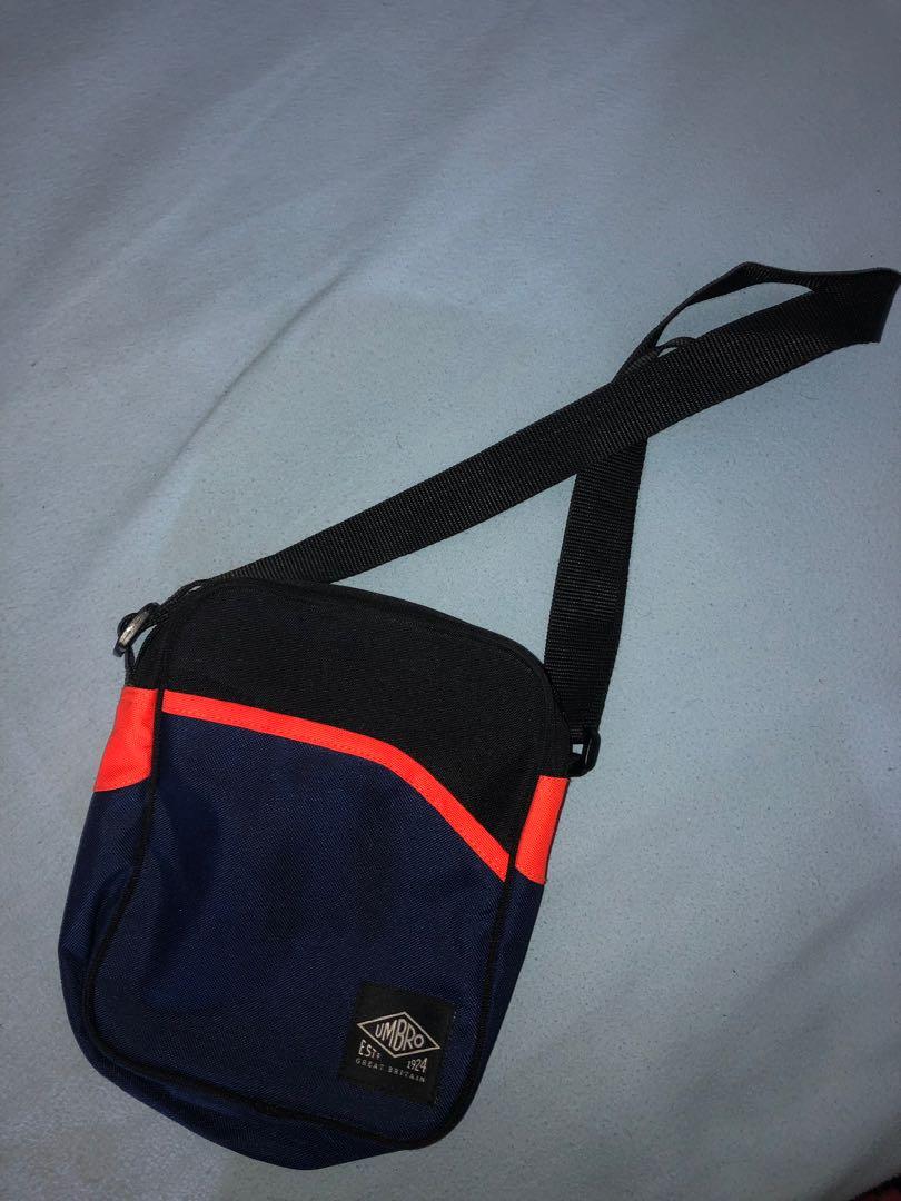 umbro sling bag