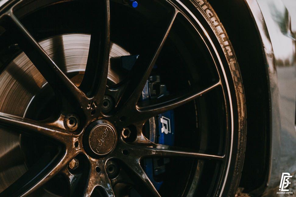 Volvo R Design Calipers Volkswagen Original R Caliper with rotor, Auto Accessories on Carousell