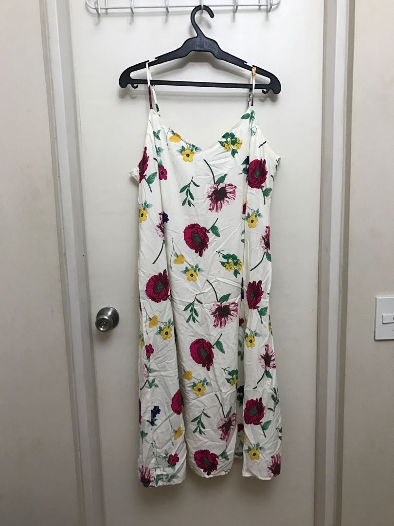 Xl Old Navy White Floral Sun Dress Women S Fashion Clothes Dresses Skirts On Carousell