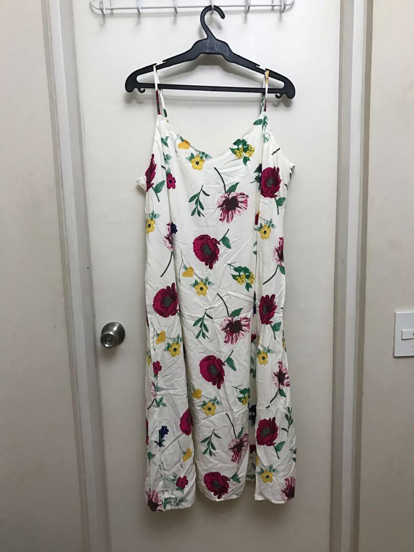 Xl Old Navy White Floral Sun Dress Women S Fashion Clothes Dresses Skirts On Carousell