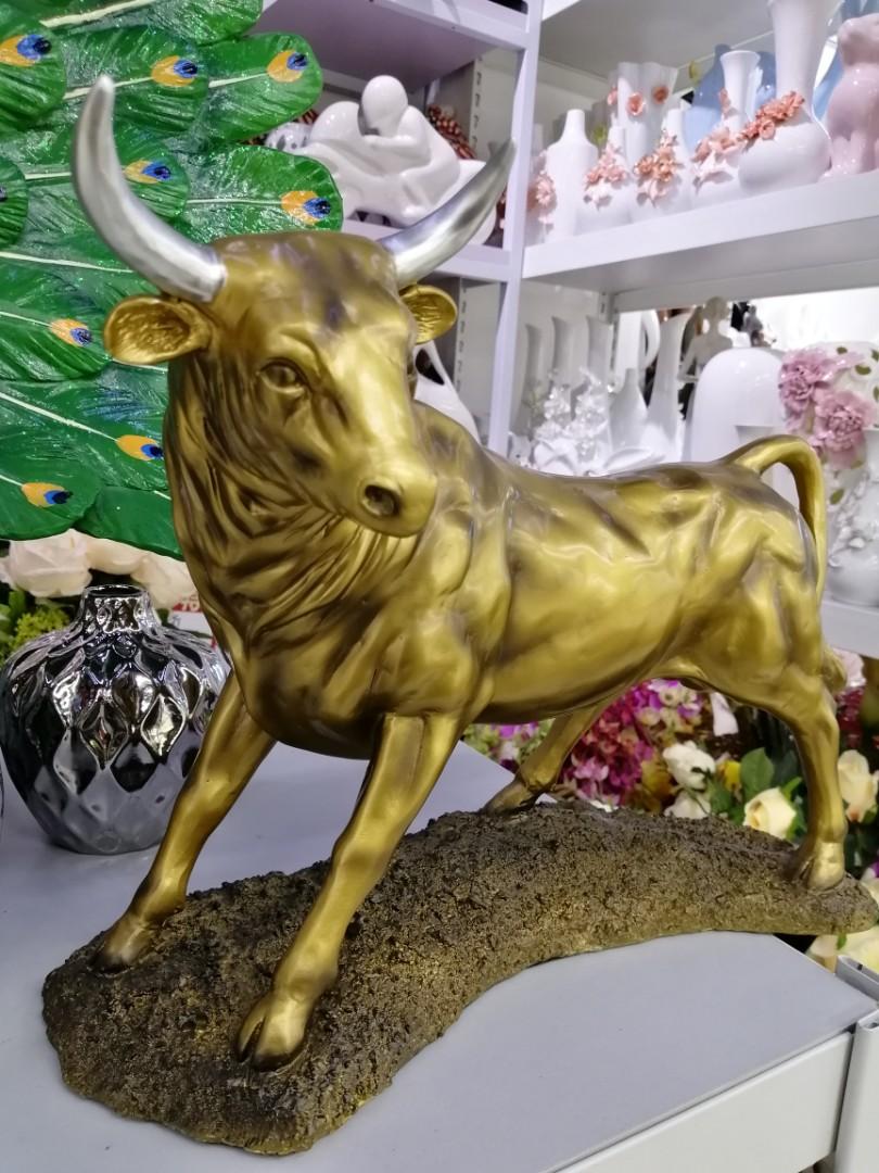 華爾街猛牛 全新 牛市向上 Sculpture Of Cow Wall Street猛牛再現雕塑精品 健康及營養食用品 醫療用品和工具 Carousell
