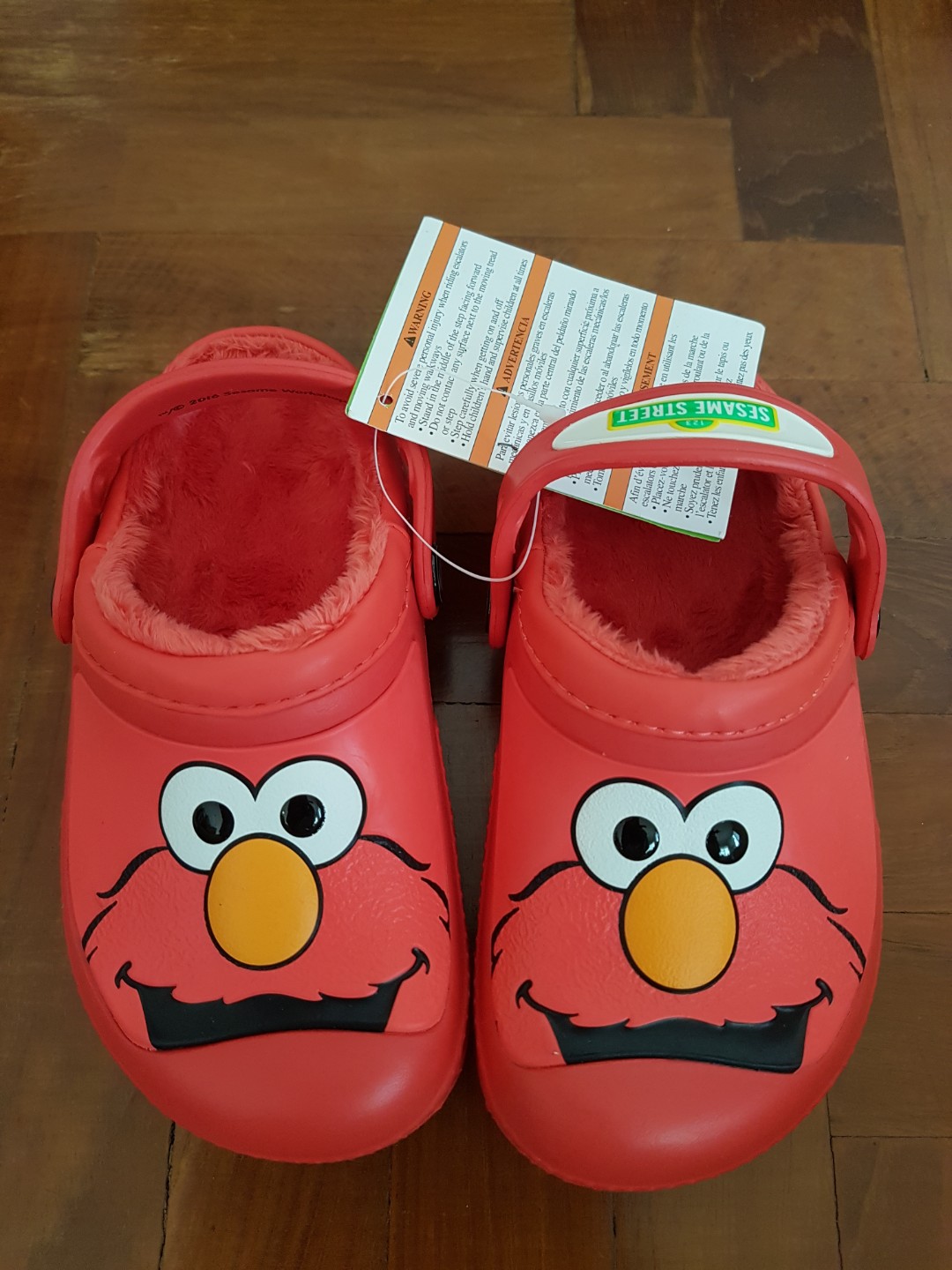 Elmo crocs size 8 hotsell