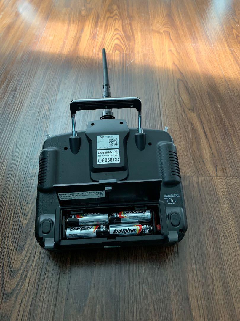 Devo 7 (Category: Networking) located in Singapore. Submitted by crazyclumsykae (Listing ID 210785883, Image 2). Description: Still in good condition.