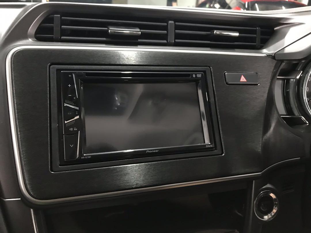 Honda Grace Interior Wrapped With 3m Brushblack Brushsteel Gunmetal Car Accessories Accessories On Carousell