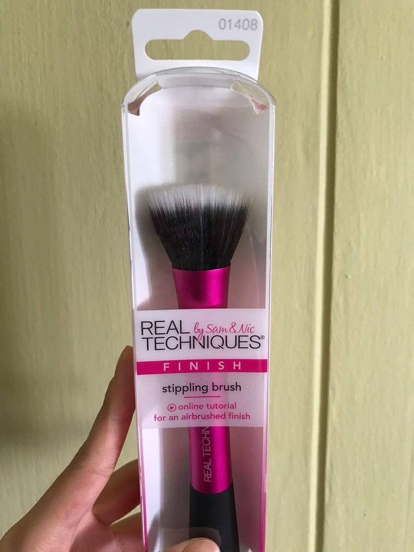 instapop cheek brush