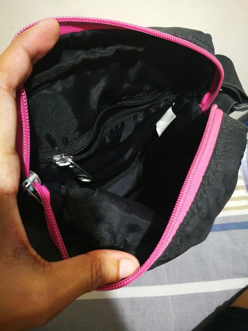 Jansport Sling Bag YKK Zipper, Men's Fashion, Bags, Sling Bags on Carousell