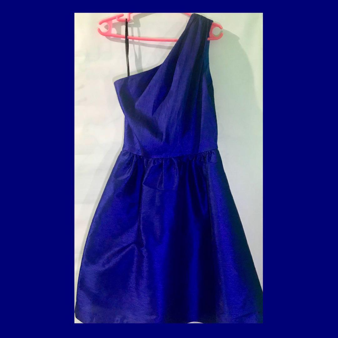 midnight blue cocktail dress with sleeves