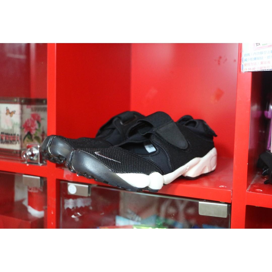 nike air rift black white