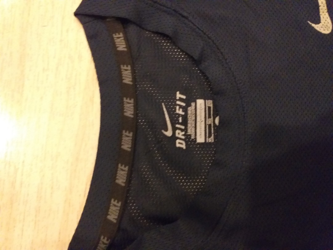 Nike authentic sporting shirt, Olah 